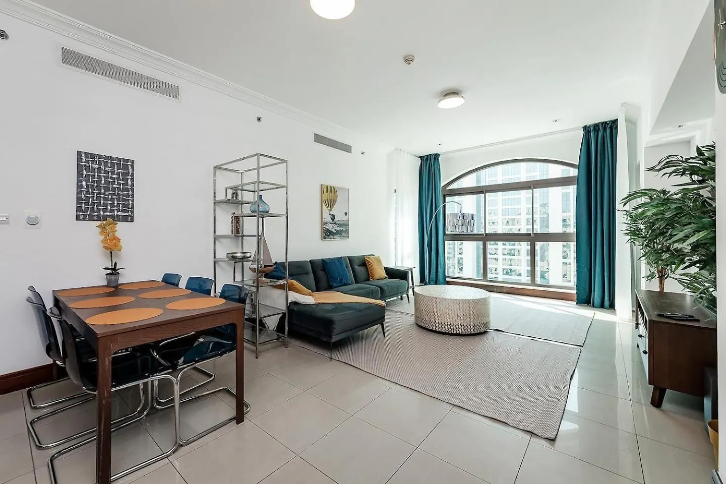 Luxe 2Br Golden Mile 5Sleeps 6Beach Access Dubai United Arab Emirates