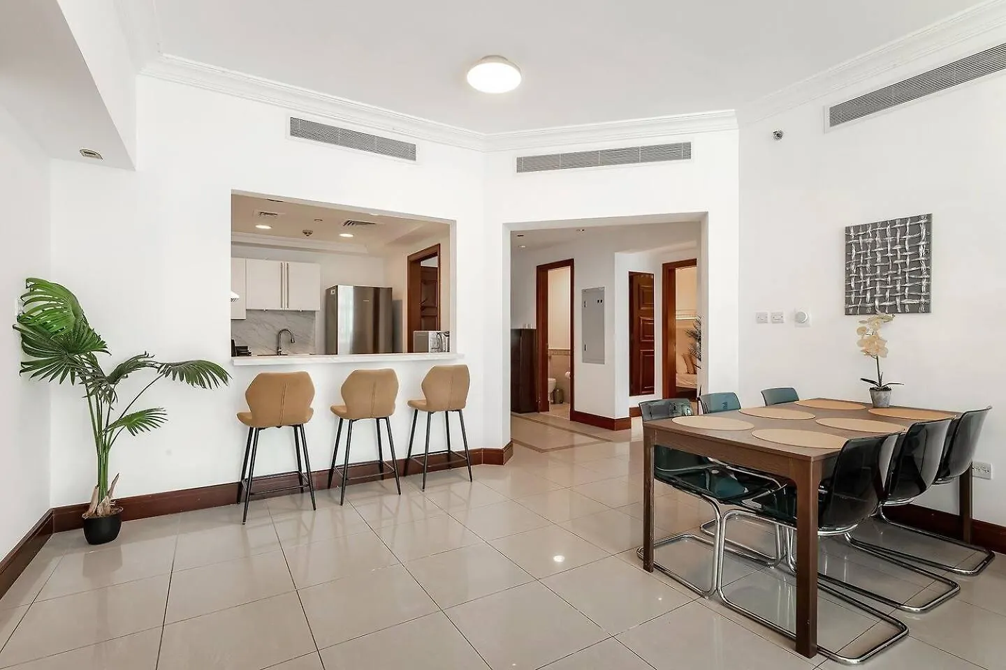 Luxe 2Br Golden Mile 5Sleeps 6Beach Access Дубай 0*,  ОАЭ